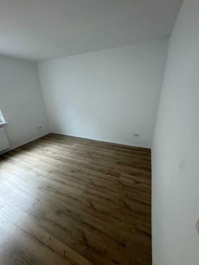 Erdgeschoßwohnung - Innenstadt - alles zu Fuß erreichbar - beste Wohnlage - worauf Warten? – 9 Zimmer