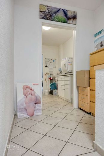 Wohn- und Geschäftshaus in Bonn-Nähe - Kapitalanlage mit zusätzlichem Vermietungspotenzial – Ladenlokal rechts