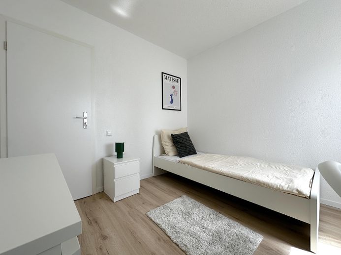 WG-Zimmer in Frankfurt-Bonames - 5er-WG mit 2 Bädern – Zimmer 4 – Schlafbereich