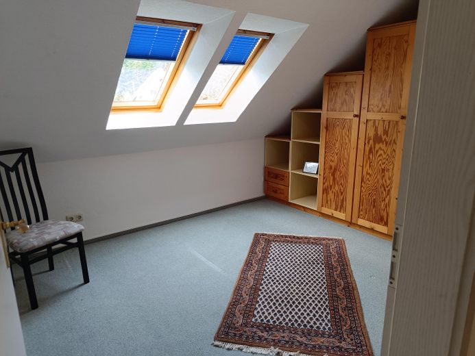 Traumhaus mit Sauna & großzügigem Gartengrundstück in Aurich-Wiesens – Provisionsfrei – Schlafzimmer im Dachgeschoss
