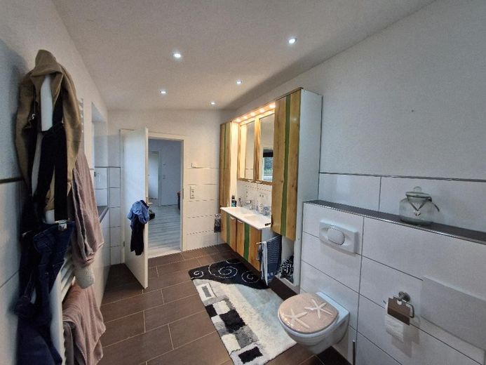 Centro ippico senza provvigioni sul lago con maneggio coperto, campo da equitazione e 15 box per cavalli – Bad