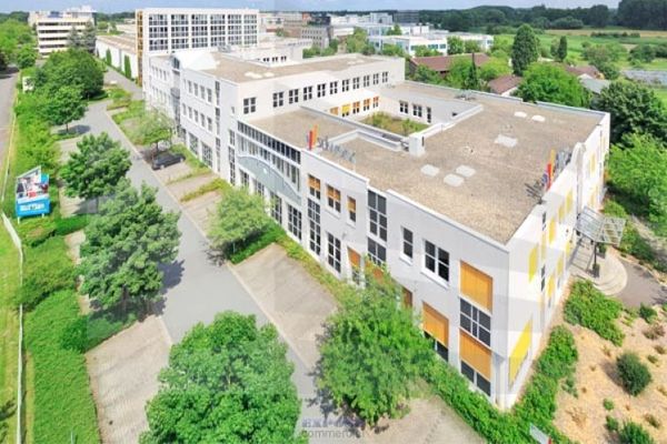 KLE!N - Frisch modernisierte Büroflächen im Gewerbepark