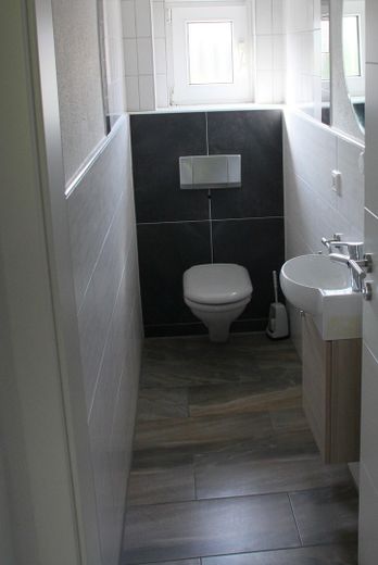 Graziosa casa unifamiliare in zona tranquilla – GÄSTE WC