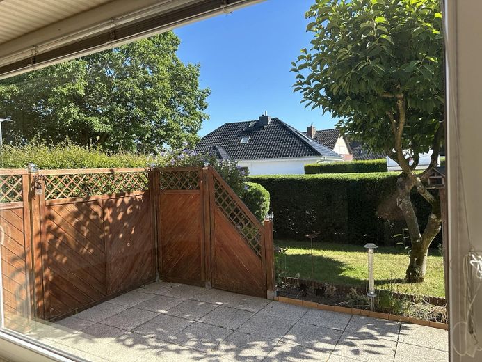 Provisionsfrei: Freistehendes Einfamilienhaus mit 154 m² Wohnfläche und Wintergarten in Reinbek – Terrasse 2
