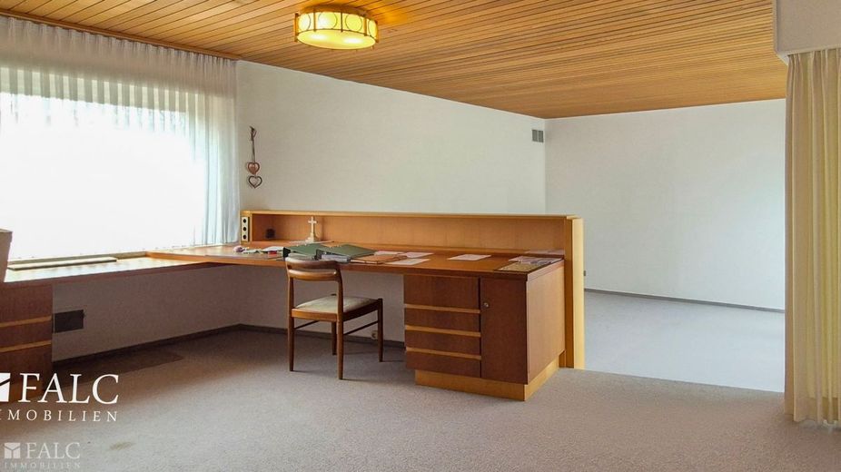 Büro und untere Ebene