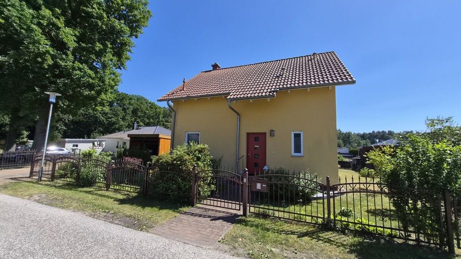 HORN IMMOBILIEN ++ modernes Einfamilienhaus mit Photovoltaikanlage, Garage und Terrasse in Torgelow – Nutzen Sie Ihre Chance!
