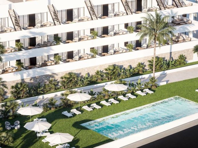 Appartamenti con 2 camere da letto, 2 bagni, piscine comuni e vista sul mare – Foto 1