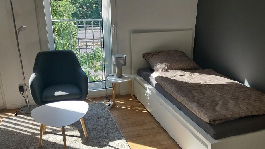Helles, möbliertes Neubau-Apartment mit Top-Anbindung in Schöneberg – Wohn-/Schlafraum