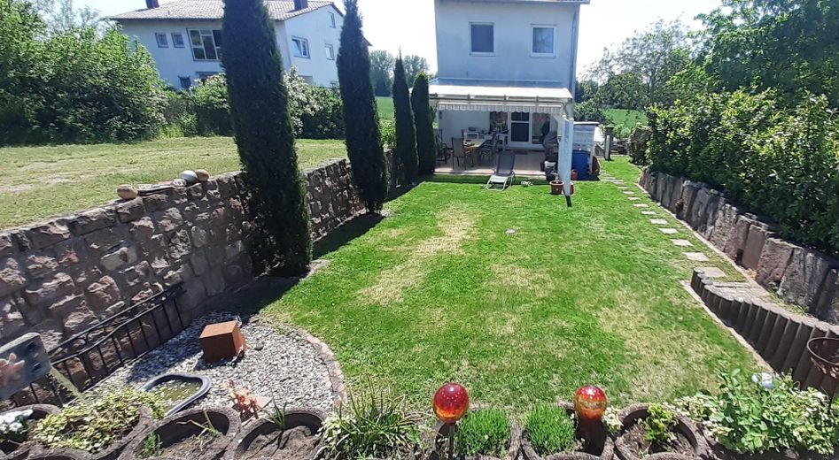 Garten, Blick auf Terrasse