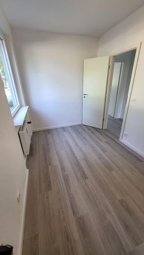 Zemin kat-yeni yenilenmiş-ayrı giriş-balkon-kapalı otopark-özel şahıstan – Kinderzimmer 2