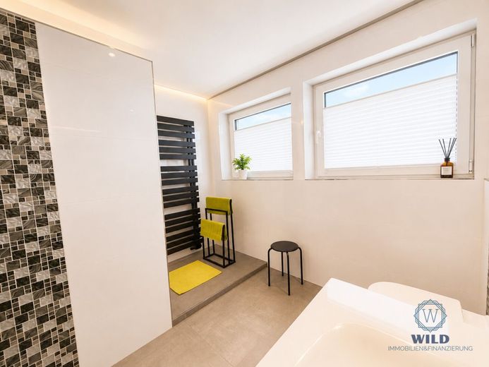 Ein Zuhause mit Zukunft - wertbewusst renoviert, nachhaltig gedacht, in Püttlingen gelegen. – Bad-OG-2