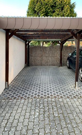 Apartamento de 1 habitación en Moselweiß con cocina y plaza de aparcamiento – Carport