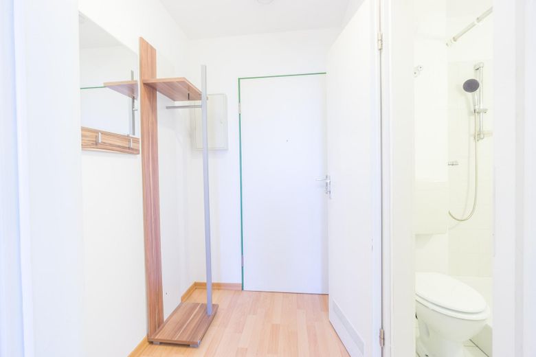 Lista para entrar a vivir o una excelente inversión: apartamento luminoso en una ubicación céntrica – Flur