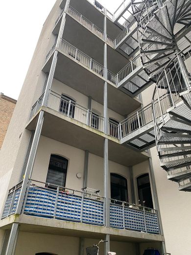 großer Balkon
