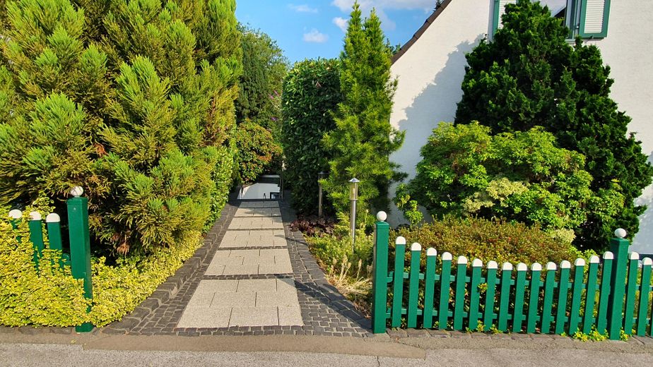 Detached house with granny apartment, pool and large garden in Remscheid Süd – Eingang Einliegerwohnung 1