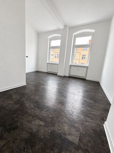 Period-building dream, first occupancy after renovation, 3 rooms, balcony & prime location in Stadtfeld – Große Küche und Essbereich
