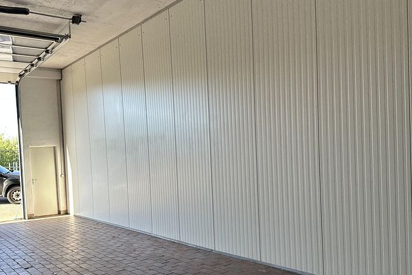 Capannone + area esterna di 120 m² a Iserlohn