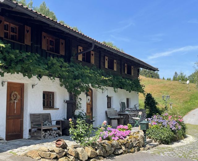 Exklusives Bauernhaus in absoluter Alleinlage – 12.000 m² Privatsphäre nahe Passau – फोटो 1