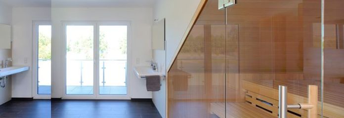 DHH in Erding: Wohnen auf höchstem Niveau – Familienidyll mit Sauna, Studio und Einliegerwohnung