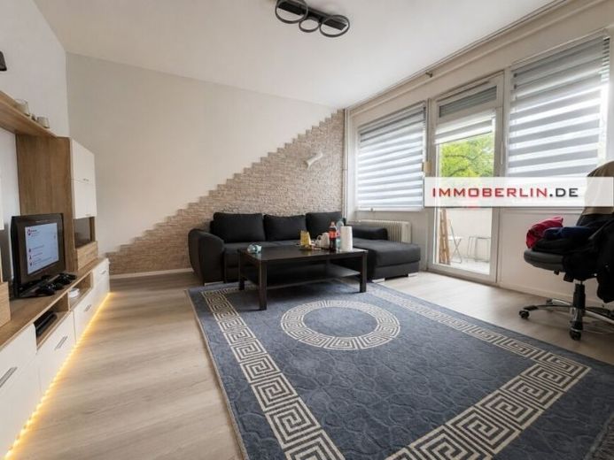 IMMOBERLIN.DE - Helle & stilvoll modernisierte Wohnung mit Südwestbalkon beim Fennsee – Foto 1
