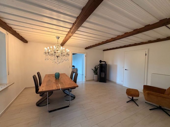 Traumhaftes Einfamilienhaus mit Einliegerwohnung in Grabenstätt – Esszimmer