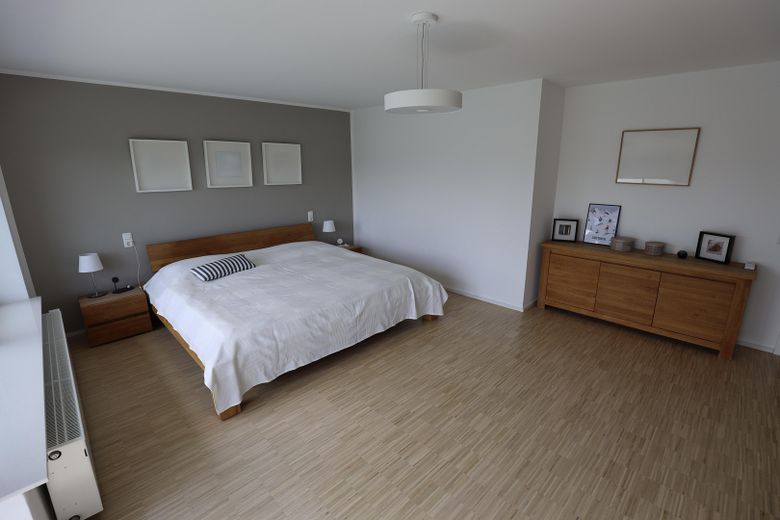 Hochwertiges, modernes Einfamilienhaus | Großer Garten | Sanierung 2014 | Klimaanlage | PV-Anlage – Schlafzimmer 2