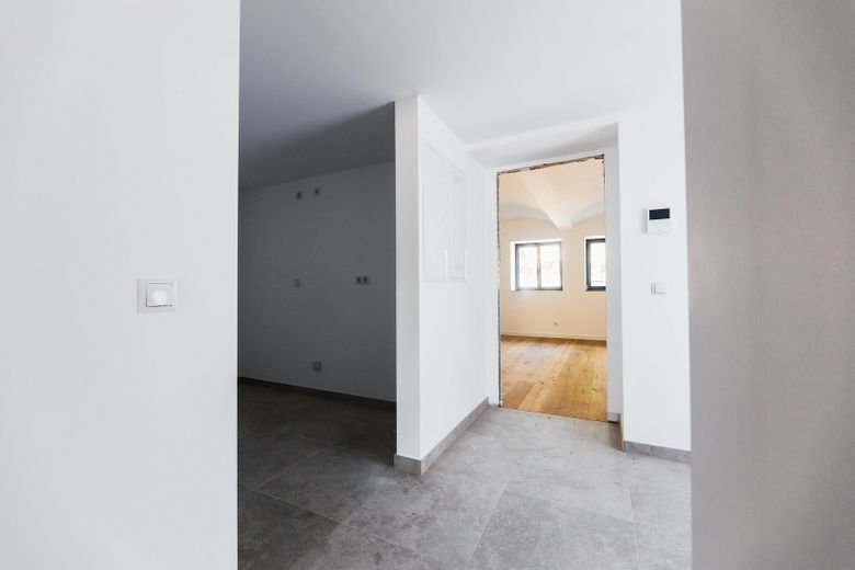 Praxis- oder Gewerbeimmobilie 49m² in Buckau – frisch-sanierter Erstbezug – Flur