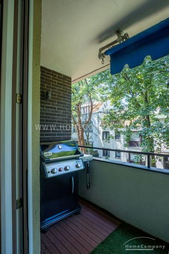 Volledig gemeubileerd 4-kamerappartement met groot balkon in Berg am Laim – cea04b6f1b3ec0f06756690e2f52f3dd0d89da73.jpg