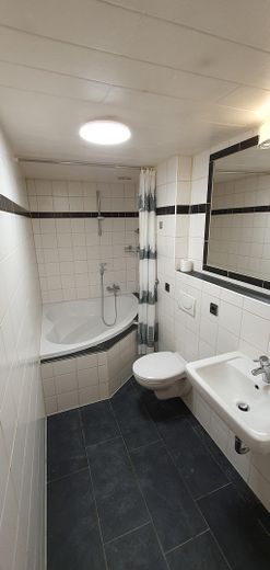 Gepflegte 3-Zimmer-Dachgeschosswohnung in Mönchengladbach-Venn – Bad