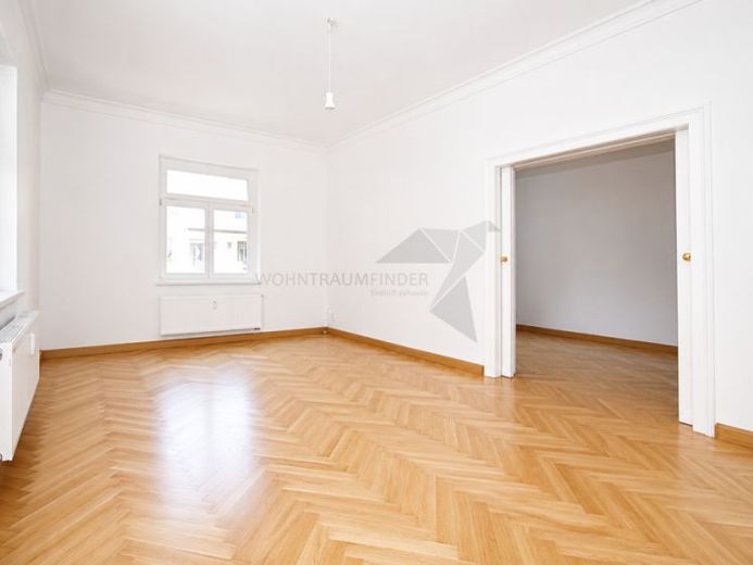 Wunderschöne, sanierte 3 Raum Altbau-Wohnung mit Balkon, Echtholzparket und großem Hausgarten – Foto 1
