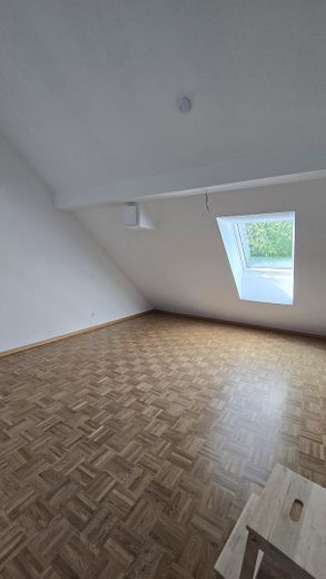 Derede yaşamak - bahçeli ve yeşilliğe bakan aile için modern yeni yapım sıra evi – Foto 32