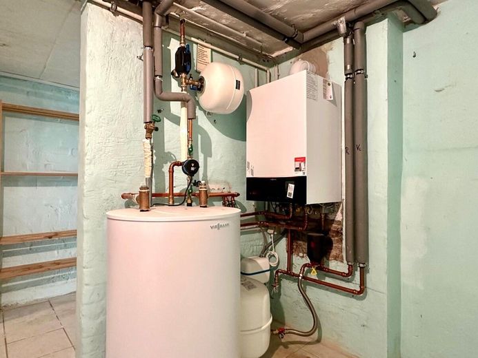 HORN IMMOBILIEN ++ gepflegtes Reihenmittelhaus in Ueckermmünde, nur ca. 1 km vom Strand entfernt – Heizungsanlage