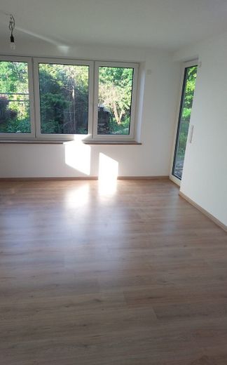 Traumhafte moderne 2-Zimmer Wohnung mit HWR und großer Terrasse – Foto 4