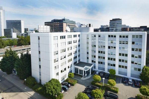 KLE!N - Provisionsfrei - Helle Bürofläche in modernem Bürogebäude