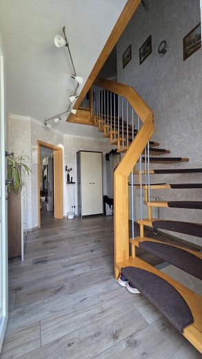 Élégante maison individuelle avec logement indépendant – Flur Haupthaus