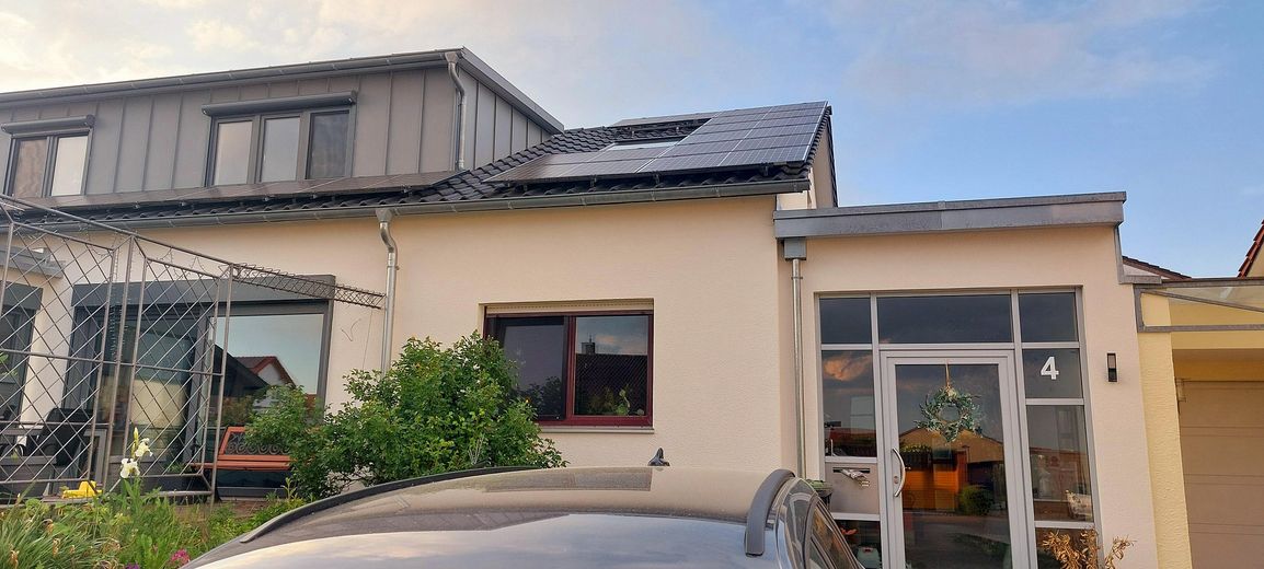 Lichtdurchflutetes Zweifamilienwohnhaus, komplett saniert 2021 in ruhiger Lage von Herrenberg – Foto 2