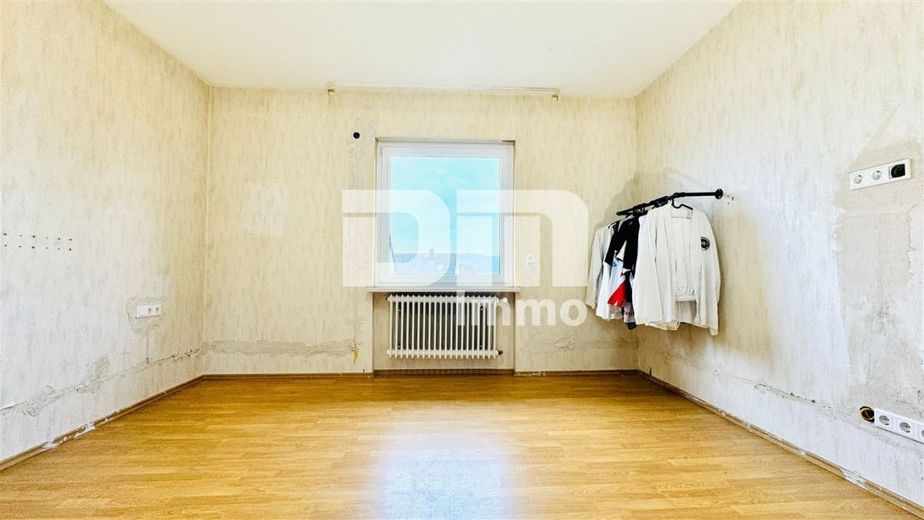 Gepflegtes Ein / Zweifamilienhaus mit Doppelgarage in begehrter Ortsrandlage von Zierenberg – WE2 OG Schlafzimmer