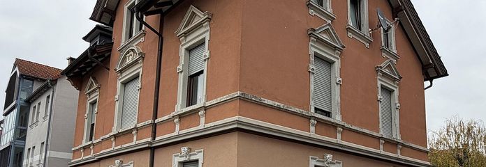 Straße und Einfahrt