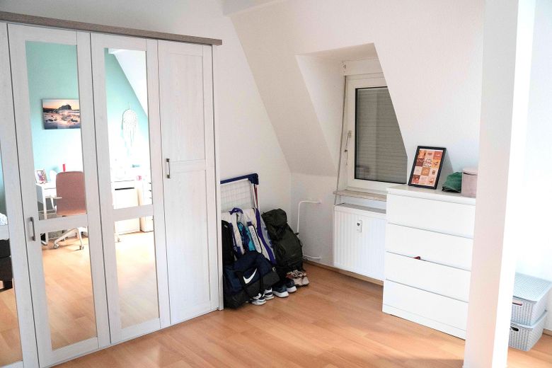 helle 3-ZKB in Neckarau mit Balkon – WG-tauglich – Zimmer