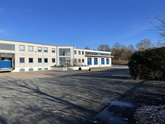 Lager- und Logistikhallen mit hellen Büroräumen ges. 2300m2 + Außenfläche ca. 5000m2 – Foto 3