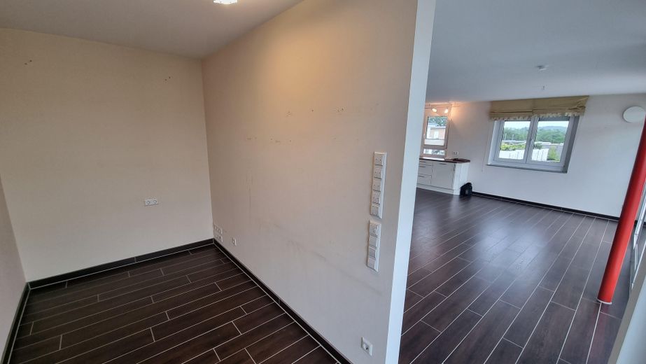 Markdorf’ta Alpler manzaralı, asansörlü ve küçük bir konut kompleksinde güneş alan 2,5 odalı çatı katı dairesi – Fotoğraf 12