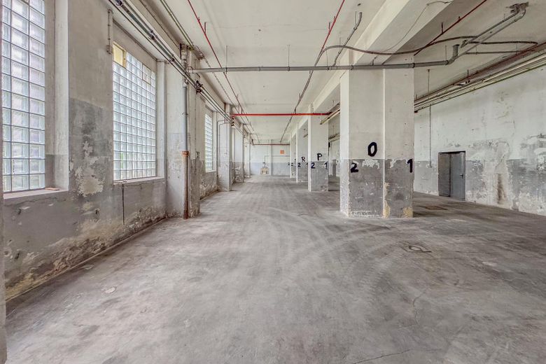 ALMACÉN – 460 m² – TRANSITABLE – ¡IDEAL PARA EMPRESAS ARTESANALES! – PLAZA OPCIONAL – SERVICIO DE SEGURIDAD – Lagerfläche - 460 m² - Foto 2