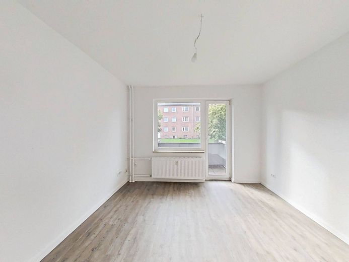 Modern&hell: Große 2-Zi.-Whg. mit BALKON im Nordwesten von Rendsburg – Ansicht I: Wohn- und Esszimmer