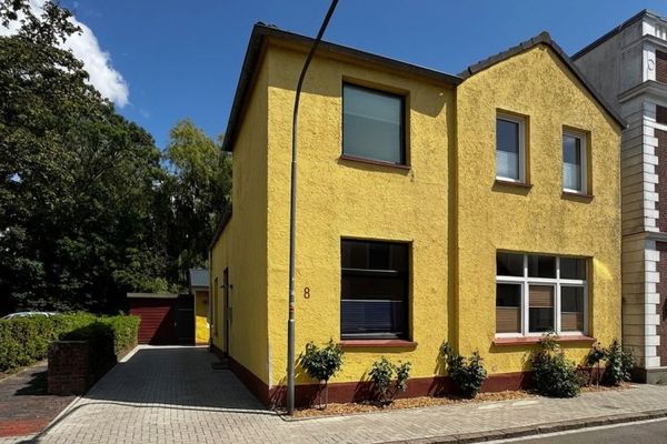 Affascinante casa unifamiliare con ampia disponibilità di spazio e grande potenziale progettuale a Marne