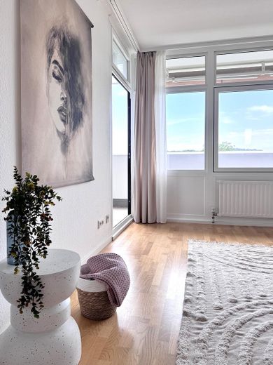 *ZONDER COURTAGE* Stijlvol gemoderniseerd 2-kamer appartement met droomuitzicht & groot zonnebalkon – Foto 2