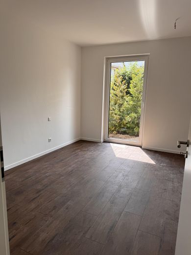Büro/Kinderzimmer WE-EG