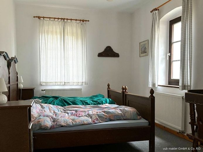 Ein Hof, der Geschichten trägt und Zukunft schenkt.
Vierseithof in traumhafter Lage auf ca. 20 ha bei  Waldsassen! – VUB0001964-8