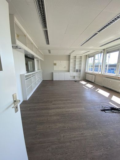 314 m² kantoorruimte met 10 ruimtes, glasvezel & parkeerplaatsen – zonder makelaarscourtage in Hamburg-Billbrook – Großraumbüro 