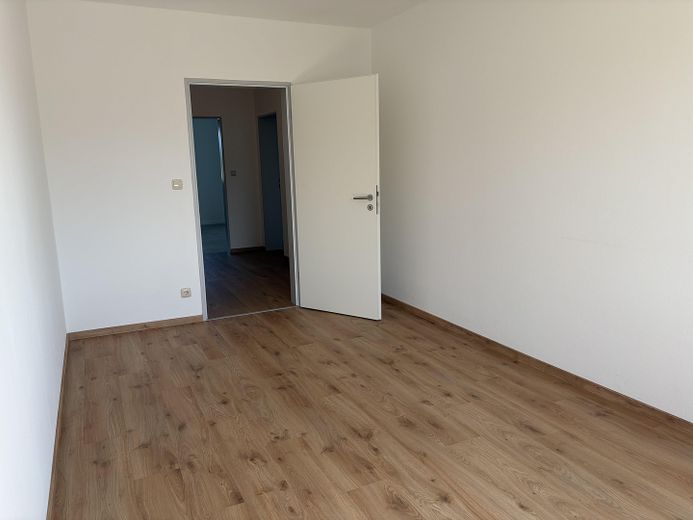 Mooie, ruime 3-kamerwoning 90m² met zuidwestbalkon en droomuitzicht in Rosenheim-Pang – Kinderzimmer