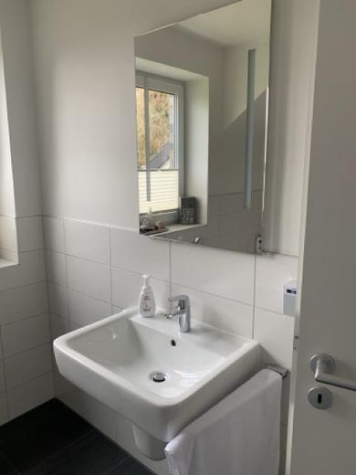 Moderne 3-Raum-Maisonette-Wohnung mit Dachterasse in Seevetal direkt vom Eigentümer – Vollbad